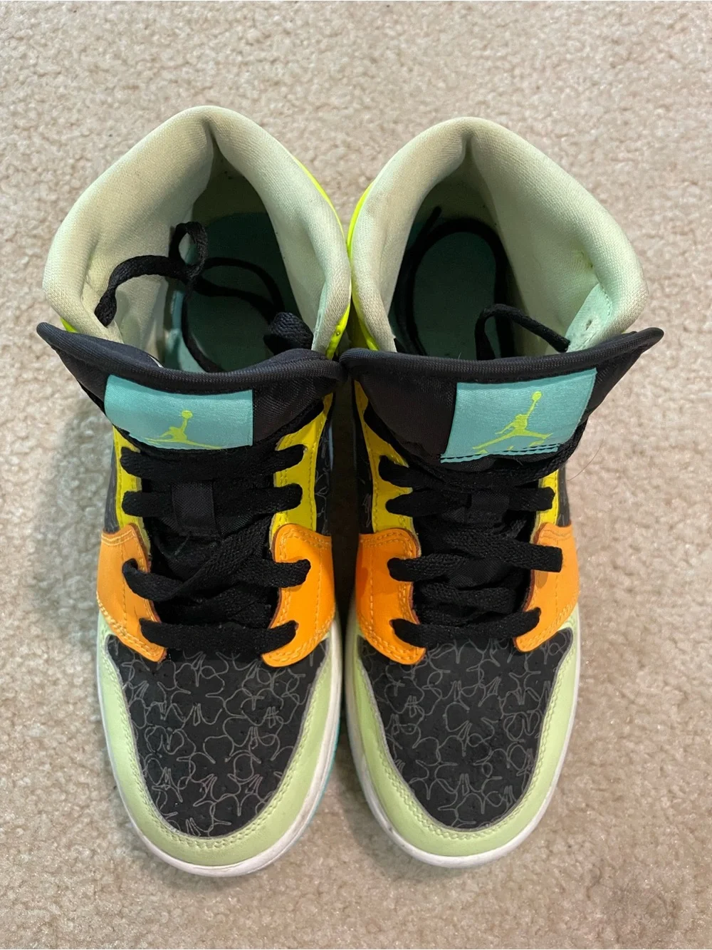 Nike Air Jordan 1 Mid SE GS 'Aurora Green' (Clover) - Kids 5.5Y or Womens 7.5/8